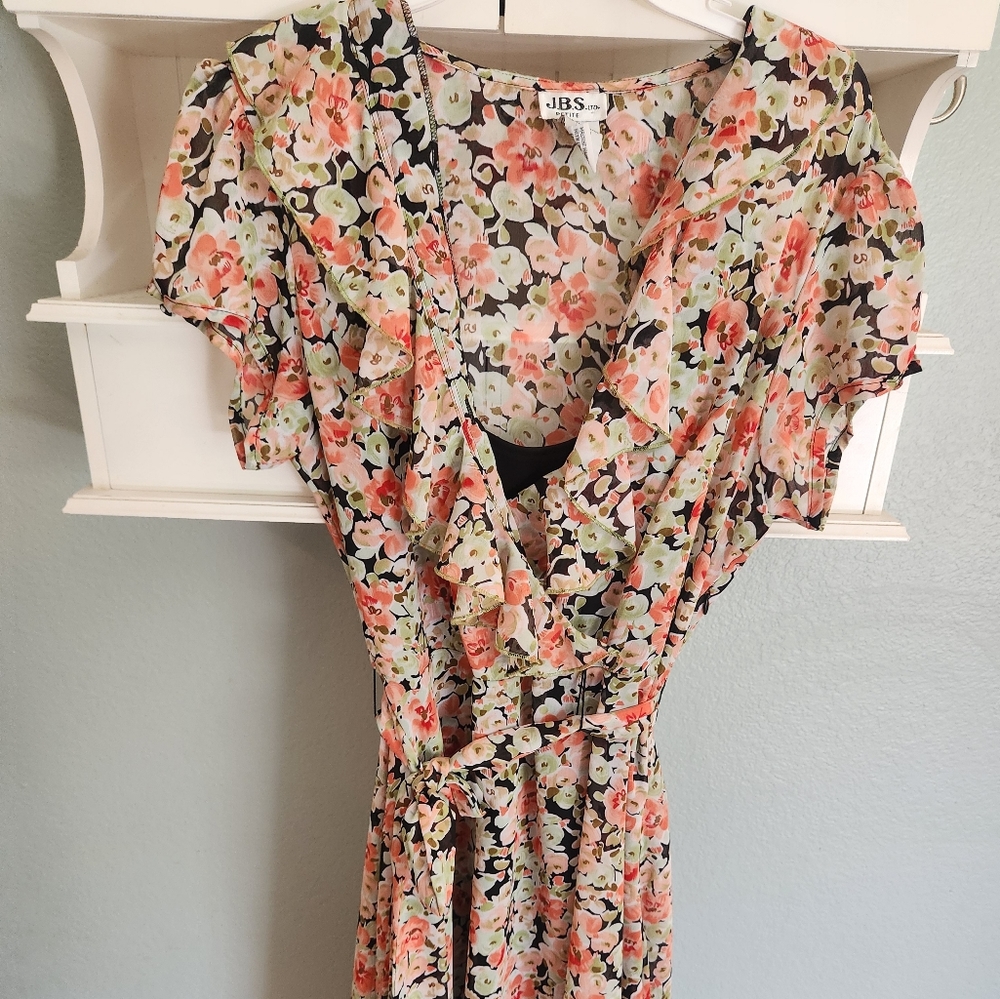 Very pretty floral faux wrap dress